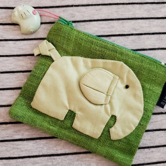 Elephant Handbag and Pouch - Picture 4 of 5